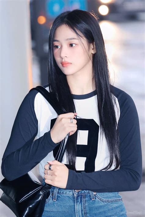 230406 Minji : r/minji