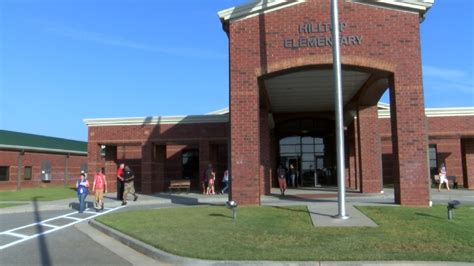 Houston Countys Hilltop Elementary Welcomes Students Back To School Wgxa