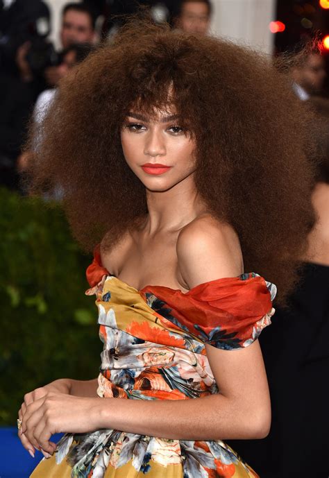 Zendaya Hit The Red Carpet With A Statement Making Afro Zendaya Met