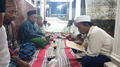 Kajian Kitab Sullam At Taufiq Iringi Kegiatan Rutin Nu Di Madura Nu