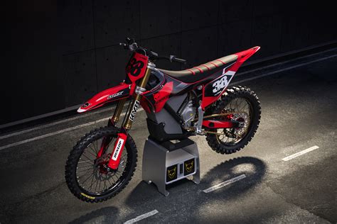 Custom Graphics of Any Kind with OMX - Racer X