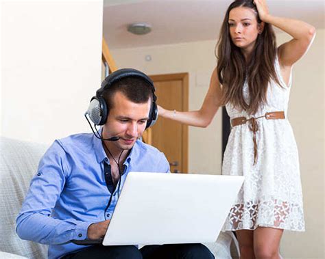 How To Deal With Your Partners Porn Addiction Femina In