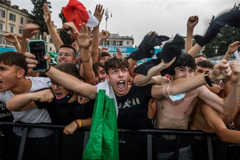 Italia Dezavantajata Pe Wembley Cati Suporteri Ai Squadra Azzurra Au