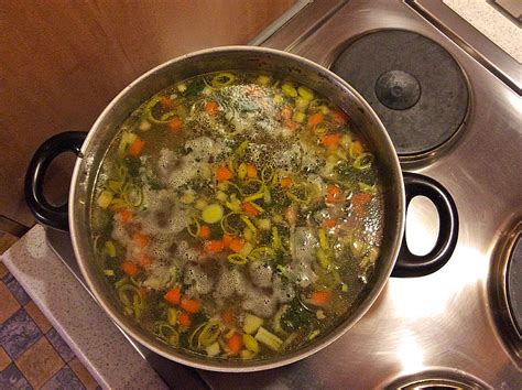 Rindfleischsuppe mit Nudeln und Gemüse von Roseanne Chefkoch de