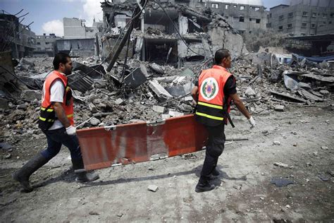 Globe In Gaza Humanitarian Truce Confusion Endangers Group Of Aid