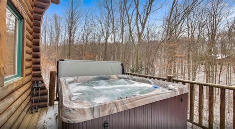 24 Romantic Cabins with Hot Tub in Michigan ️ in 2024