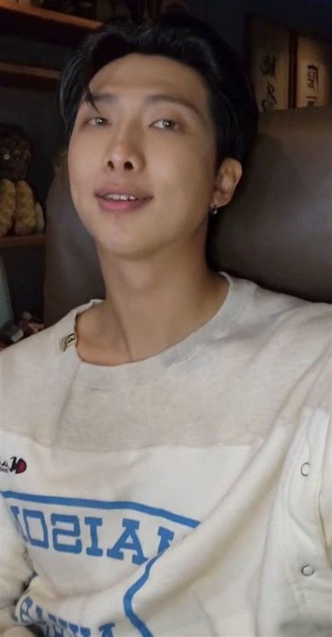 Rm Weverse Live