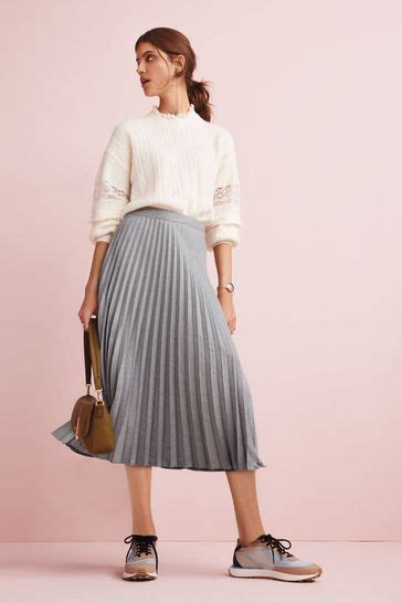 Top những chiếc váy xếp ly hot trend Kirei Hansamu