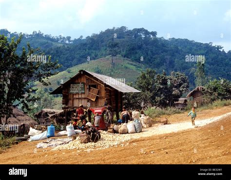 Black Lahu Hi Res Stock Photography And Images Alamy