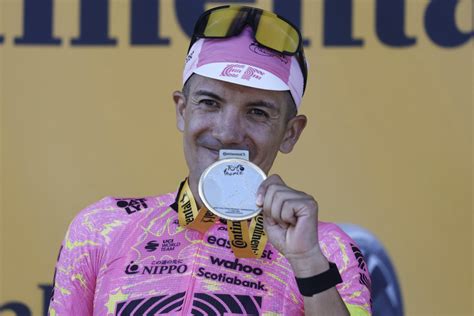 Richard Carapaz nunca dejó de creer y ganó la etapa 17 del Tour de