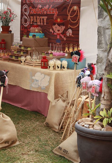 Cowboy Party Table Decoration By Trastoleando Fiesta De Vaqueros Mesa