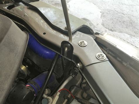 Поперечина рамки радиатора .часть 2 — Chevrolet Niva, 1,7 л, 2015 года ...