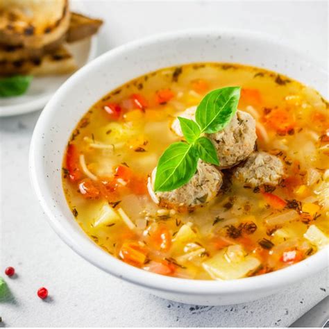 WHITE BEAN, KALE & SAUSAGE SOUP – Kalorik