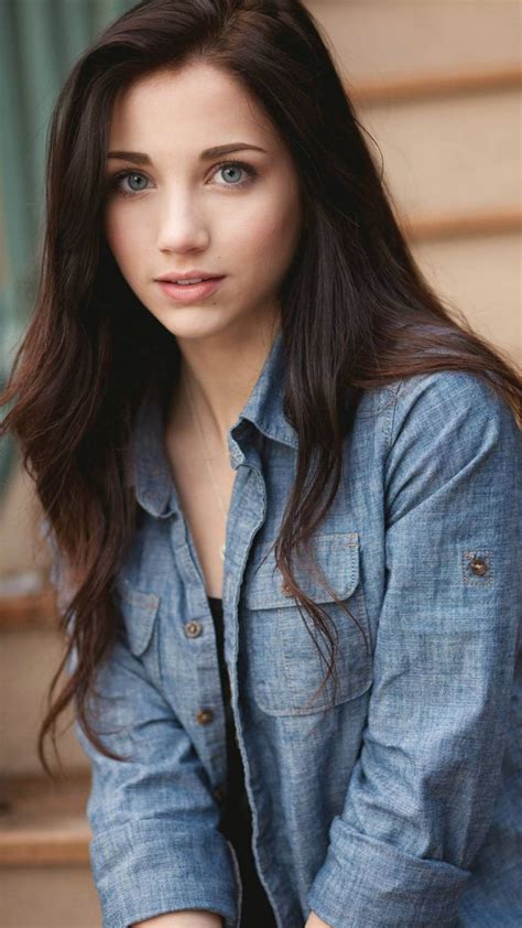 Pin By User Cero On Emily Rudd Dark Hair Blue Eyes Long Brown Hair