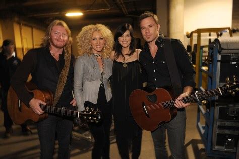 2 Little Big Town members expecting first child - today > entertainment ...