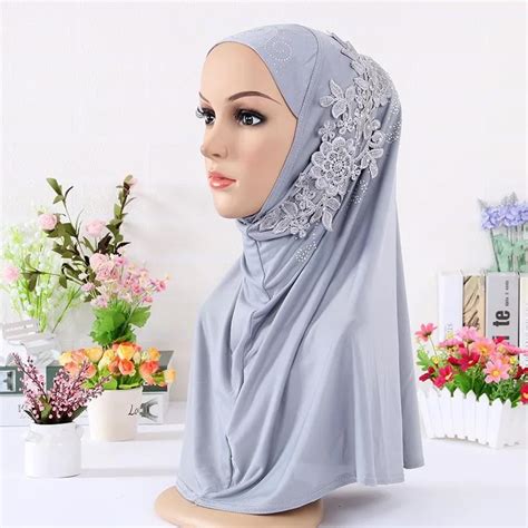 Hot Sell Cotton Muslim Headscarf Rhinestone Embroidery Floral Caps