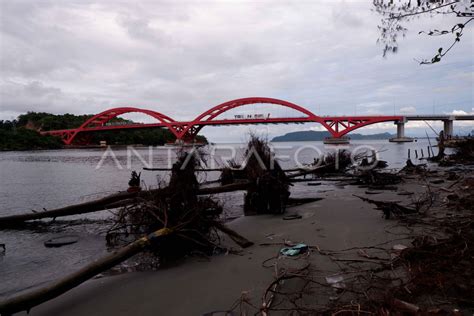 ABRASI TELUK YOUTEFA PAPUA ANTARA Foto