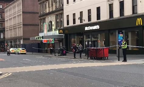 McDonald S At Glasgow S Four Corners Sealed Off By Cops After Morning