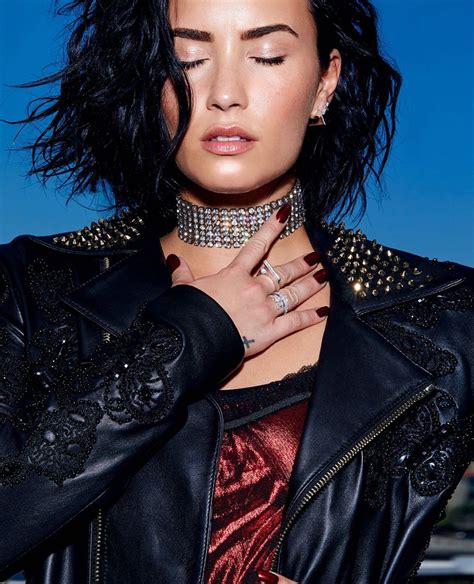 Demi Lovato Photoshoot For Elle Canada September 2016 Issue • Celebmafia