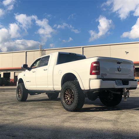 Dodge Ram 2500 White Fuel Off Road Rebel 6 D681 Wheel Front