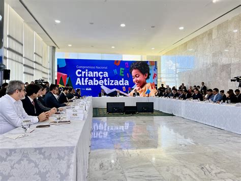 Acima Da M Dia Nacional Dos Estudantes Acreanos Da Rede Estadual