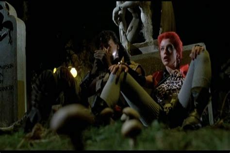 Linnea Quigley Desnuda En The Return Of The Living Dead