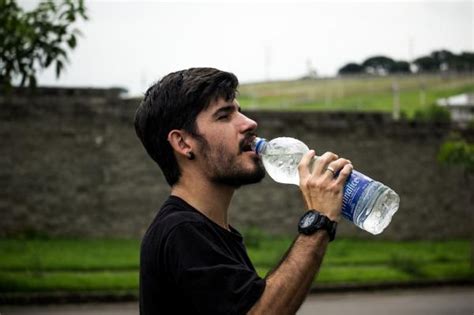 Cómo quitar las ganas de vomitar Descubre qué beber cuándo tienes náuseas