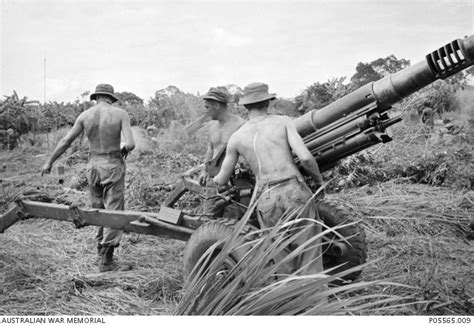 Gunners From 161 Battery Royal New Zealand Artillery Rnza Prepare