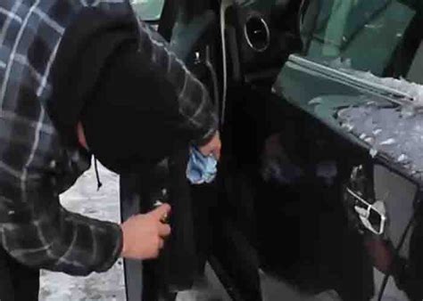 How To Open A Frozen Car Door In Under 5 Minutes