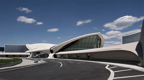 New Luxury Hotel Cleared for Takeoff at JFK's TWA Terminal | Condé Nast ...