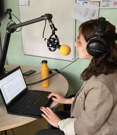 Carlotta en service civique au lycée Marie Curie LMC Radio