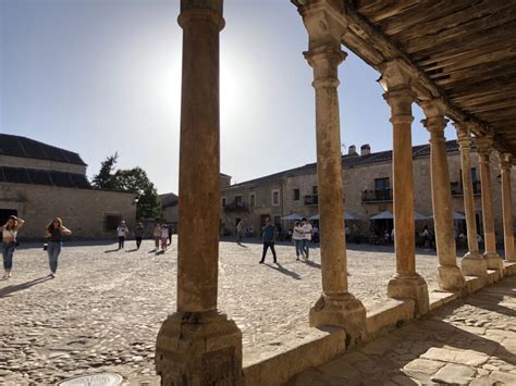 El Pueblo De Segovia Con Una De Las Plazas M S Bonitas De Espa A