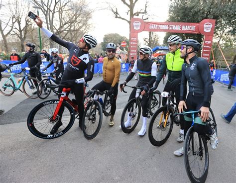 Gran Fondo Strade Bianche 2023 A Siena è Partito Il Prestigio Alla