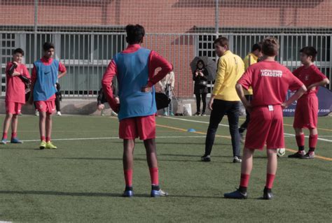 Cómo Jugar Al Fútbol Como Messi Kaptiva Sports Academy Bcn