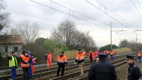 Tragedia Sui Binari Persona Investita E Uccisa Da Treno Circolazione