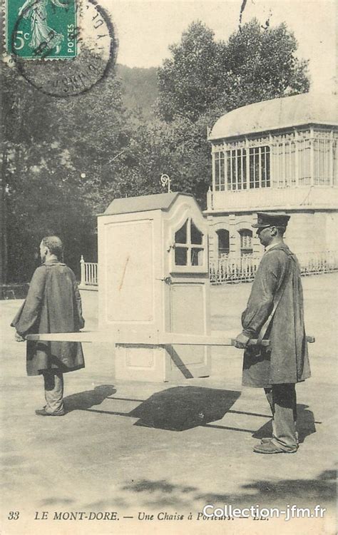 CPA FRANCE 63 Le Mont Dore une chaise à porteurs 63 puy de dÔme