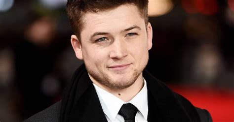 A Private War Taron Egerton Raggiunge Rosamund Pike Nel Cast Del Film