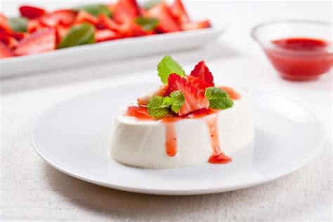 Panna Cotta Au Coulis De Fraise Dessert