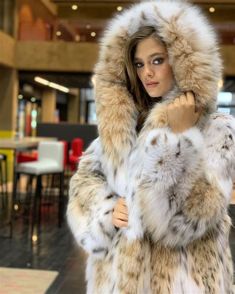 Pin By Glen Christie On Fur Fur Parka Fabulous Furs Fox Fur Coat