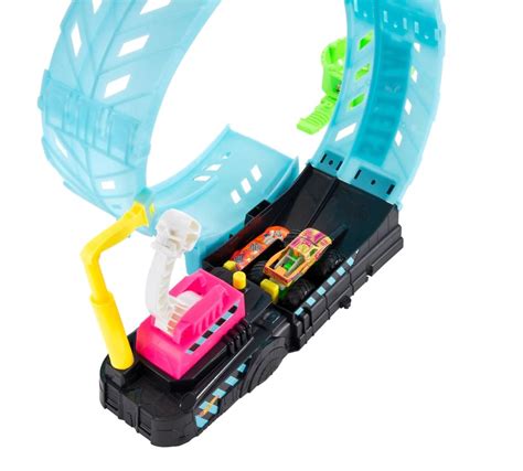 Pista Hot Wheels Monster Trucks Brilha No Escuro Desafio Loop Pico Mattel Divermais