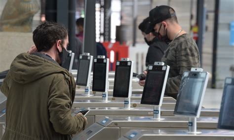 Las Estaciones De Metro En Buenos Aires Disponen De Un Sistema De