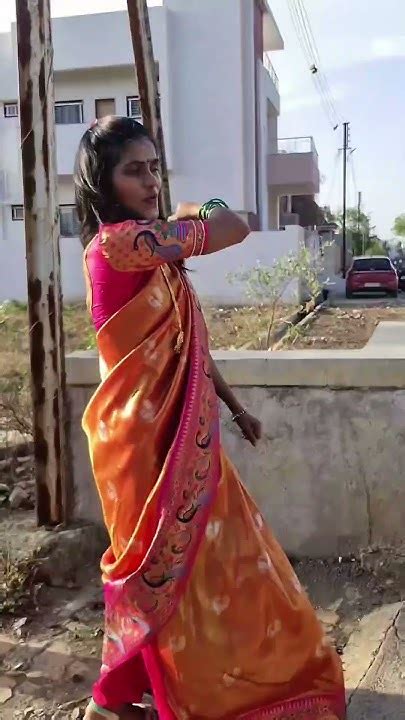 अरे बापरे कुत्रा पाठीमागे लागला 🤣🤣 बिस्किट टाकून समोर जाshortsvideo