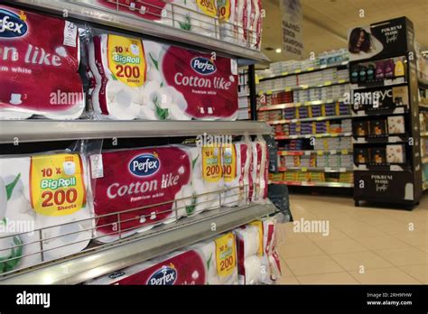 Supermarket Toilet Paper Stock Photo Alamy