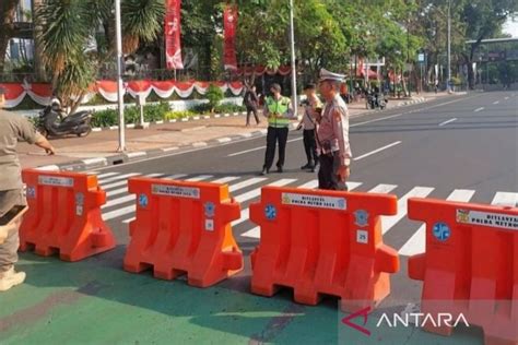 Transjakarta Sesuaikan Rute Armadanya Akibat Demo Buruh Di Patung Kuda