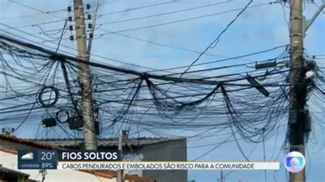 V Deo Fios Pendurados Ou Soltos Causam Riscos A Moradores De V Rias