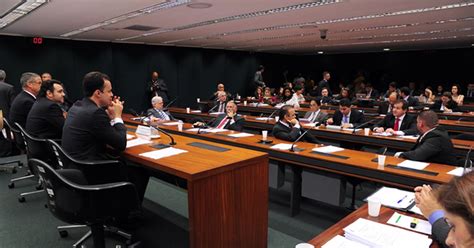 G1 Comissão de Direitos Humanos aprova autorização para cura gay notícias em Política