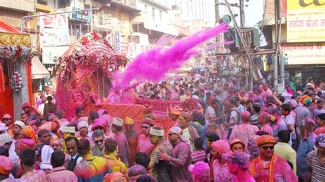 Holi Celebration in Mathura | Luxury Trails of India