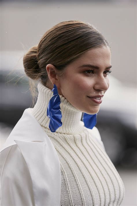 Pin By Lars Inge Gundersen On Women In Turtleneck Sweaters Fashion