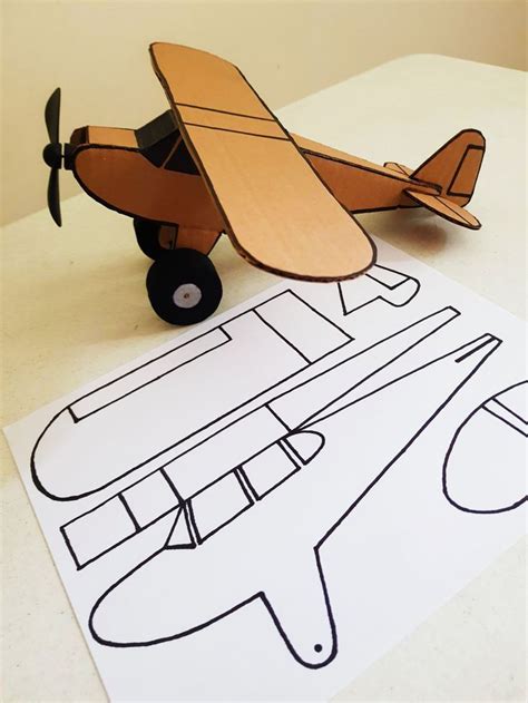 AVION DE CARTON CON MOTOR USB FACIL DE HACER Airplane Crafts Wood