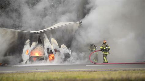 Tractor Trailer Fire On Ny State Thruway Youtube